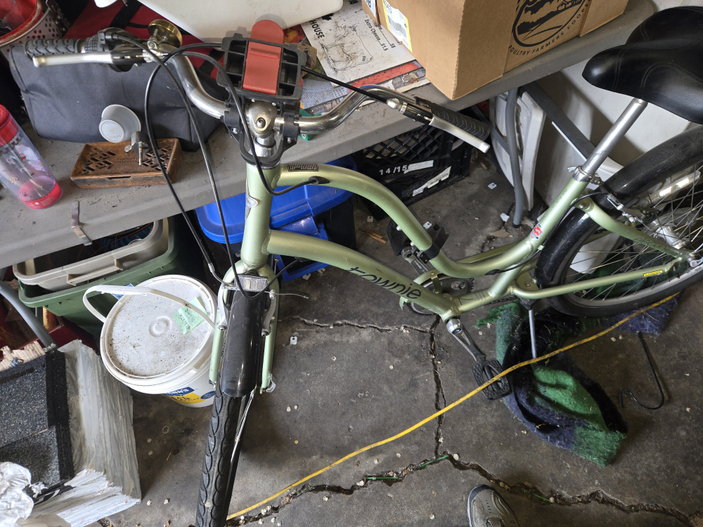 Green Townie Electra Bike 7D step-thru - photo 5