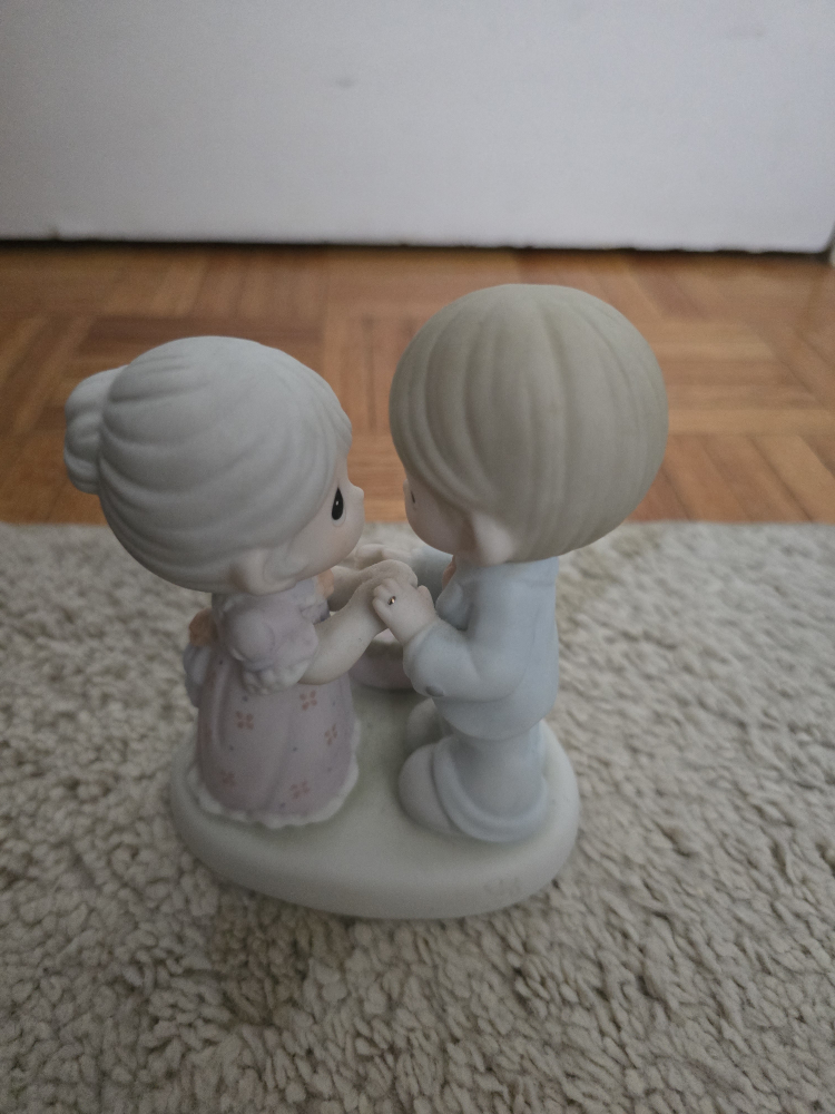 Precious Moments 50th Anniversary Figurine - photo 3