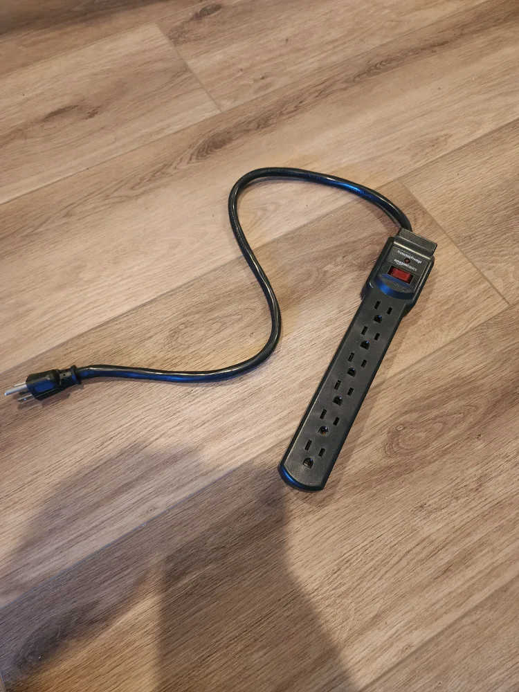 Amazon Basics Surge Protector Power Strip #freecycle thumbnail