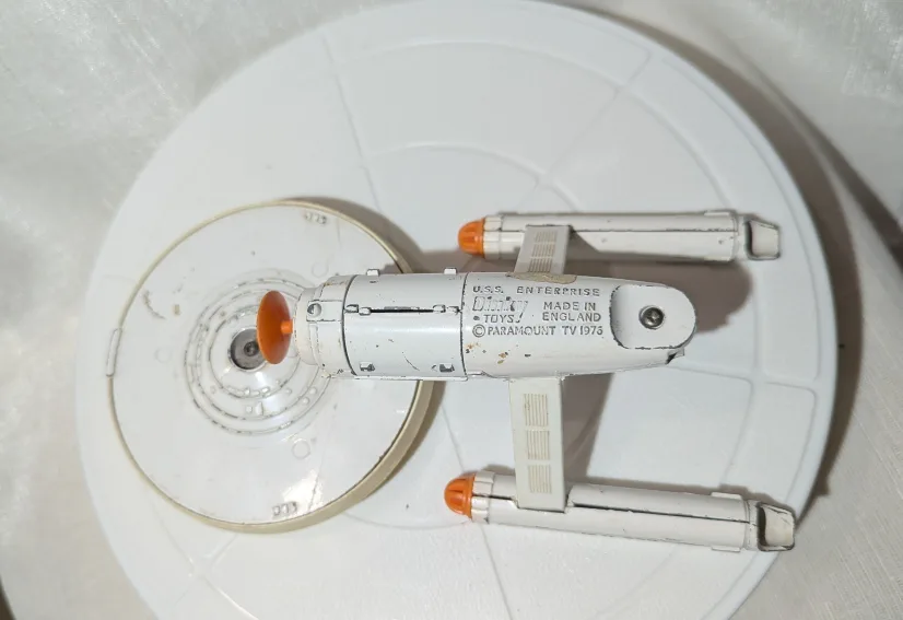 Vintage Star Trek U.S.S. Enterprise NCC-1701 Dinky Toy image indicator(9)