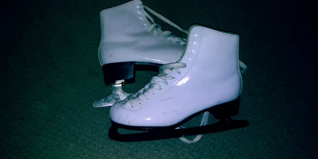 White Ladies Ice Skates thumbnail