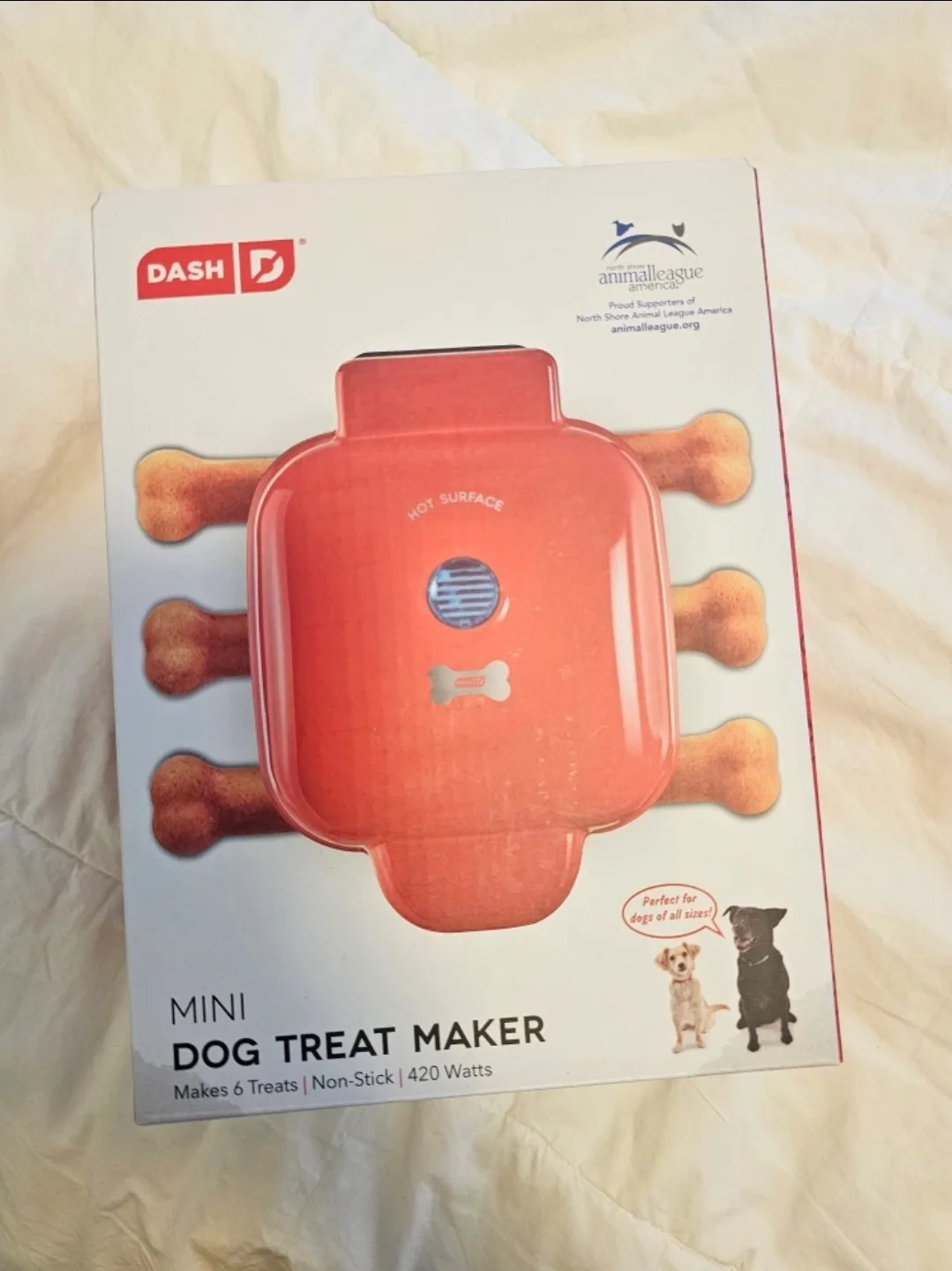 New Dash Mini Dog Treat Maker with Recipes image indicator(2)