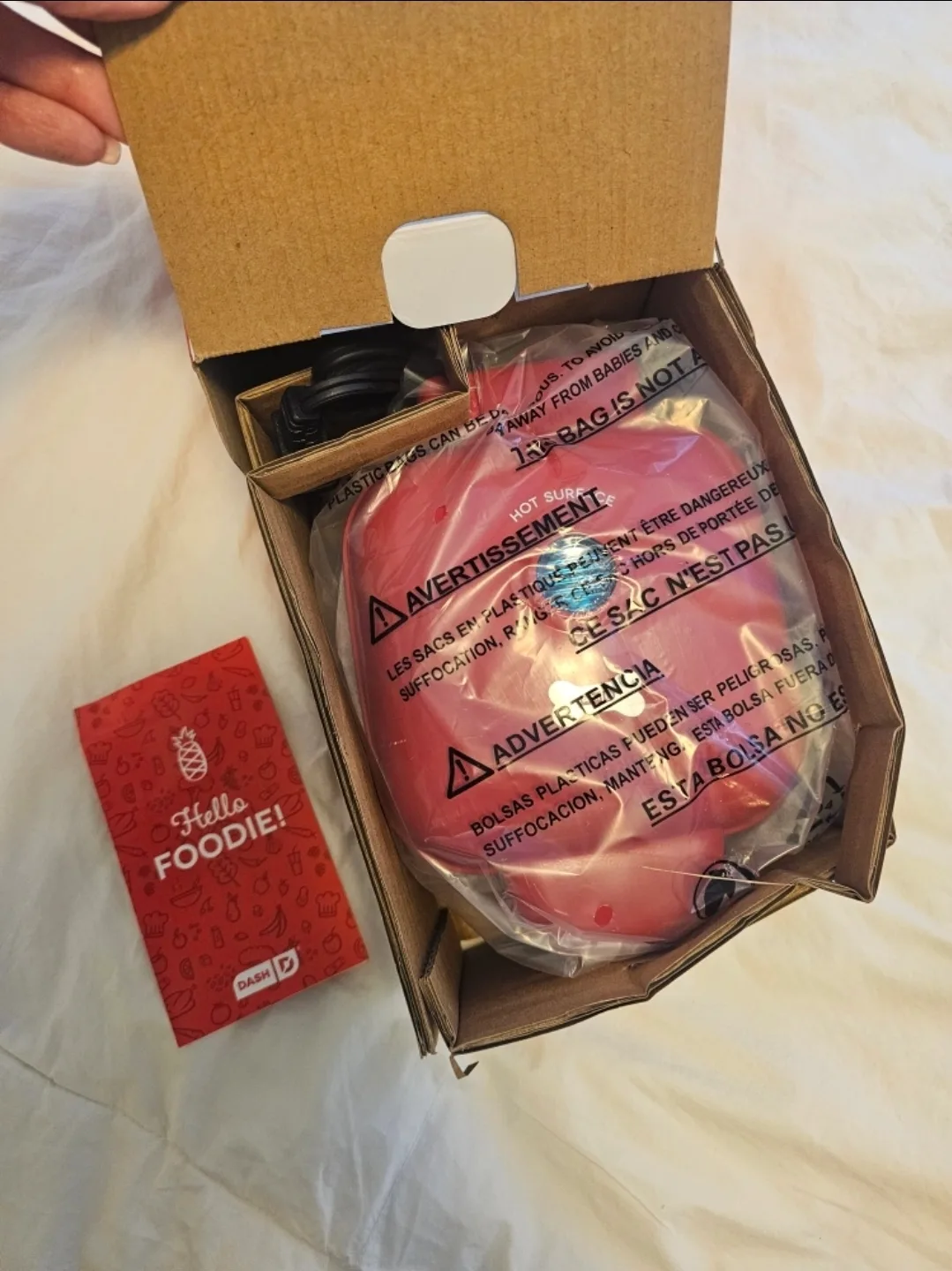 New Dash Mini Dog Treat Maker with Recipes image indicator(3)