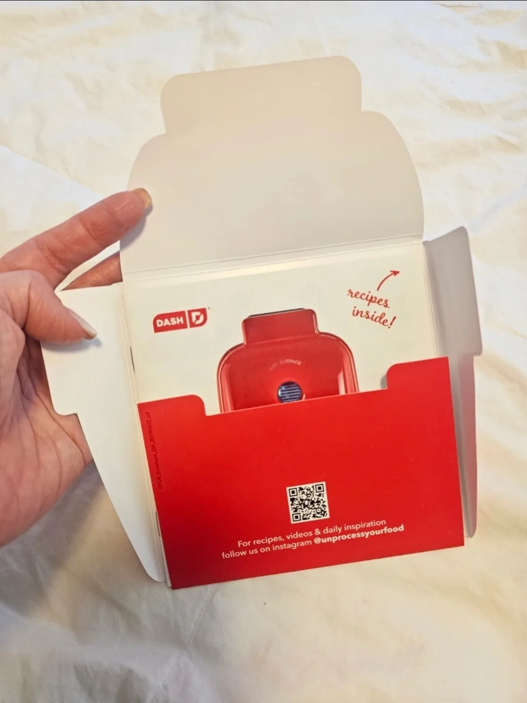 New Dash Mini Dog Treat Maker with Recipes image indicator(4)