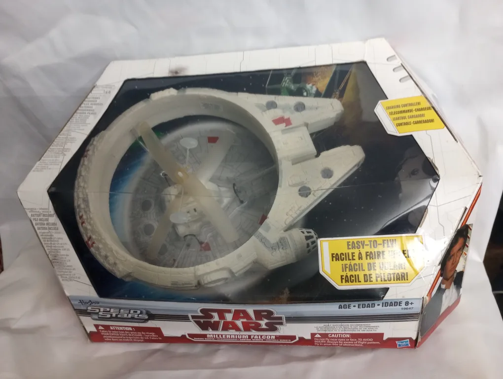 Star Wars Millennium Falcon Remote Control Ship thumbnail