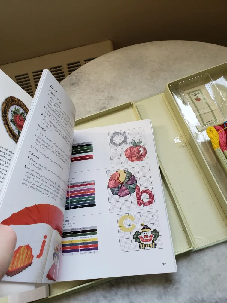 Cross Stitch Kit - With introduction booklet 💚🥕 image indicator(5)