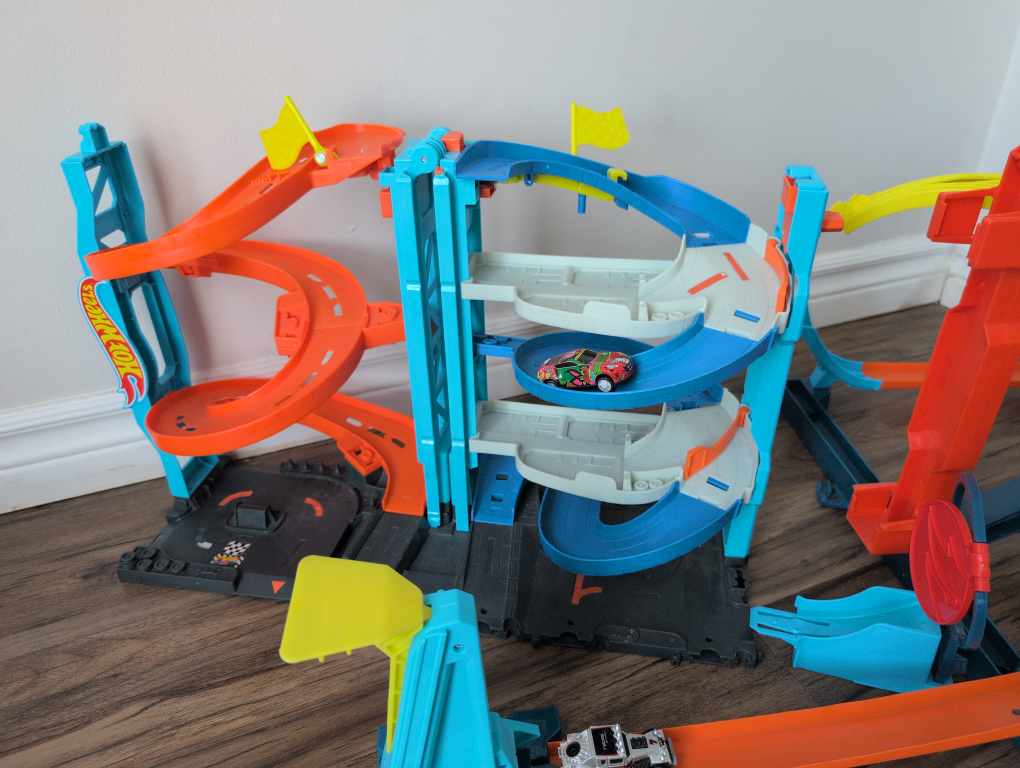 2 set of Hot Wheels Ultimate Garage Playset - photo 2