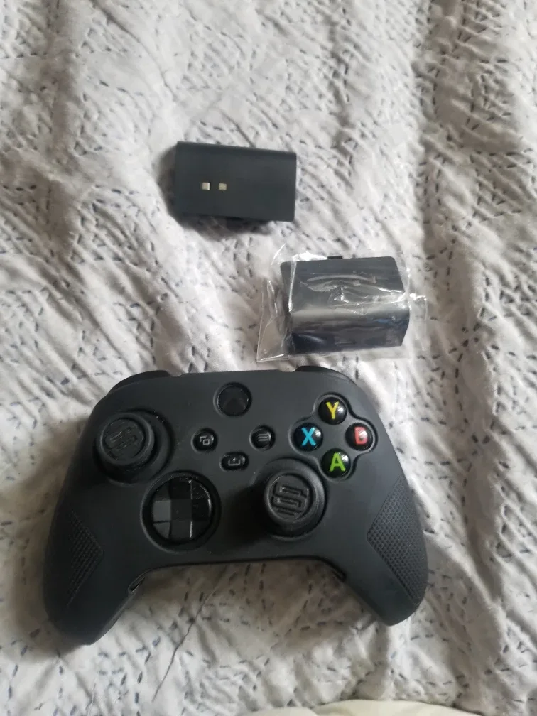 Xbox Series X 1TB SSD Console with Games image indicator(7)