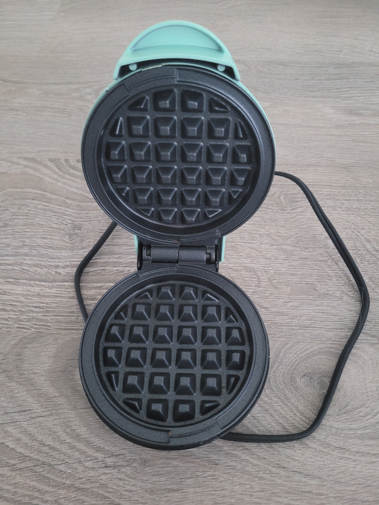 Mini Waffle Maker - photo 3