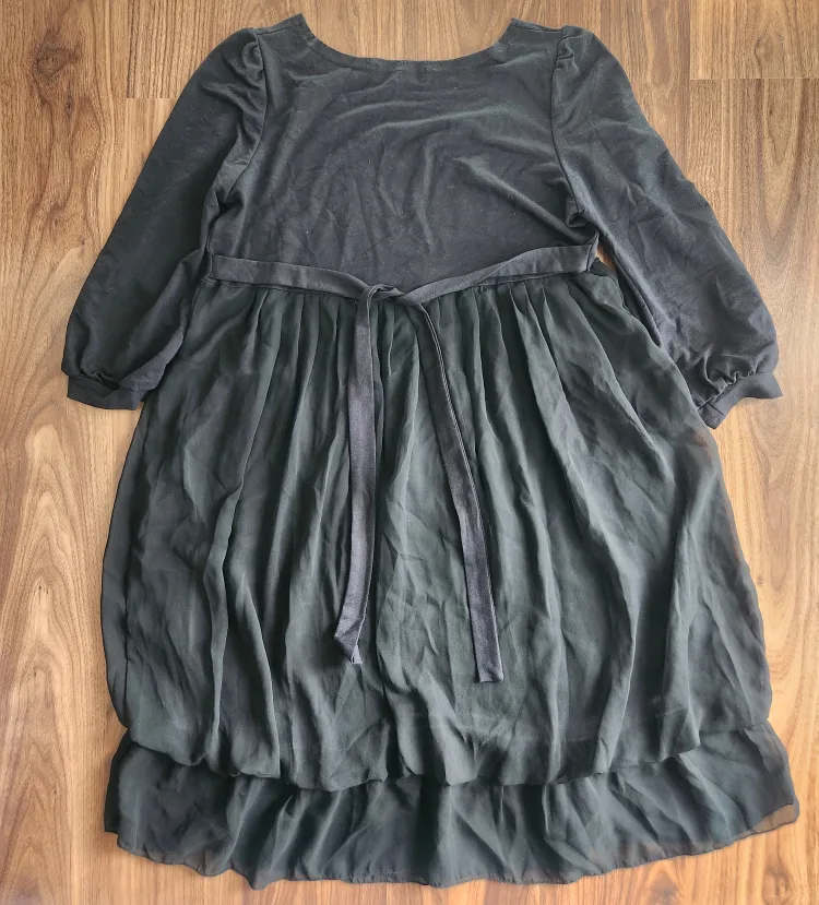 Maternity clothing Bundle- 2 dresses image indicator(4)