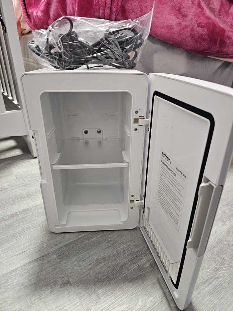 ASTROAI Mini Fridge