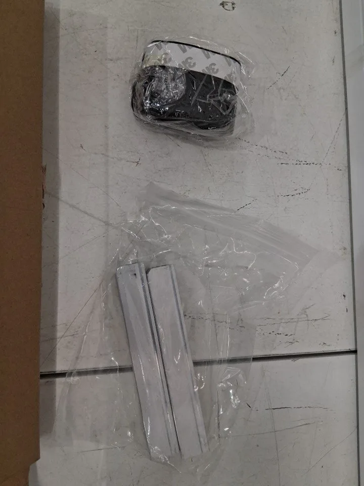 VEVOR Dog Door for Sliding Glass Door - 75 7/8" to 80 11/16" - W image indicator(6)