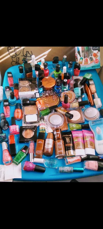 Various women's shoes, different prices, ask image indicator(10)