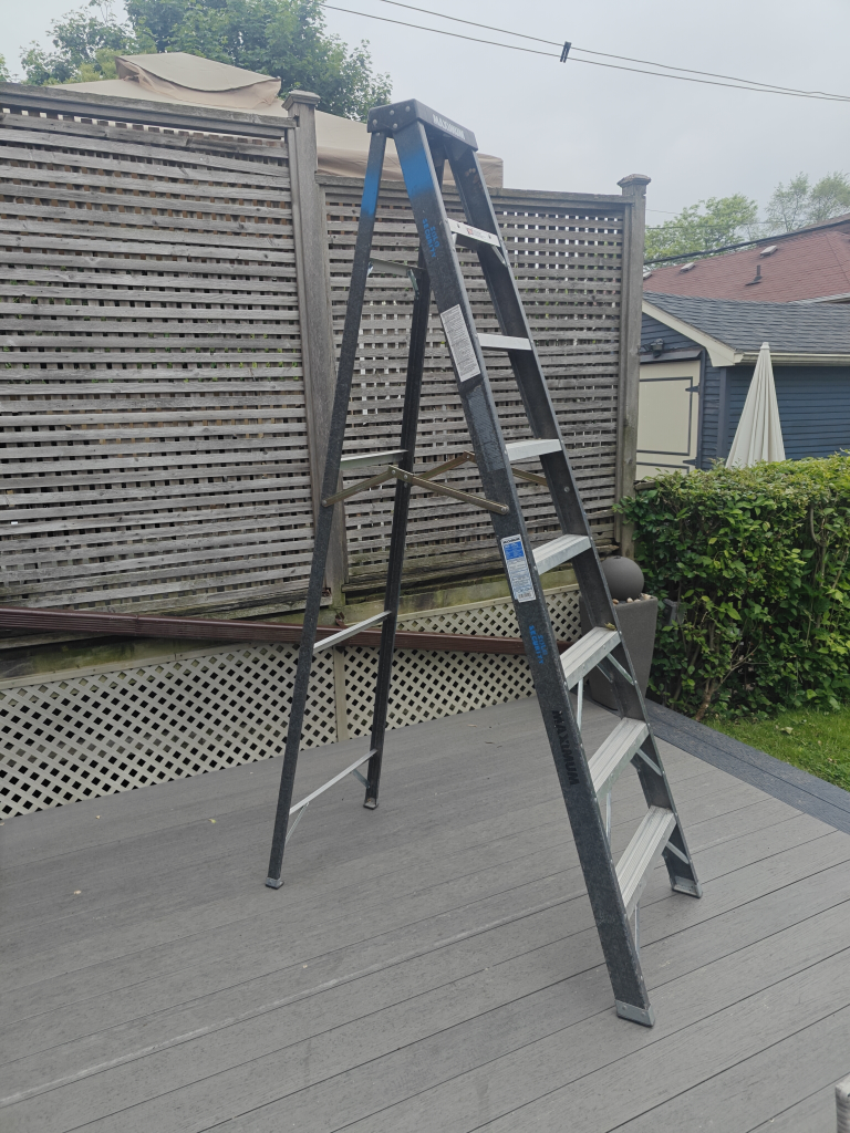 8 foot Fibre Glass Ladder - photo 2