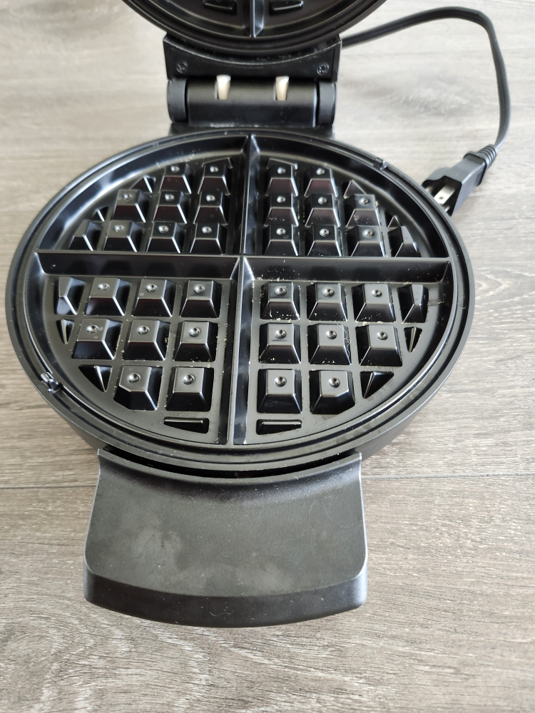 Black & Decker Waffle Maker - photo 3