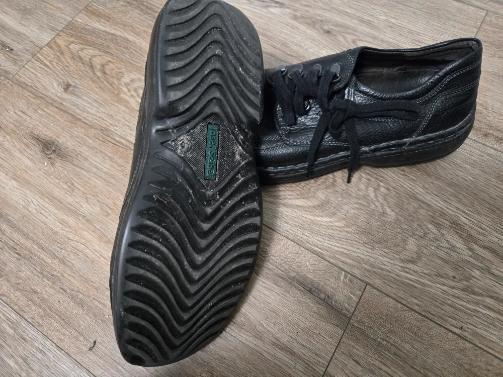 Josef Seibel Black Leather Shoes image indicator(2)