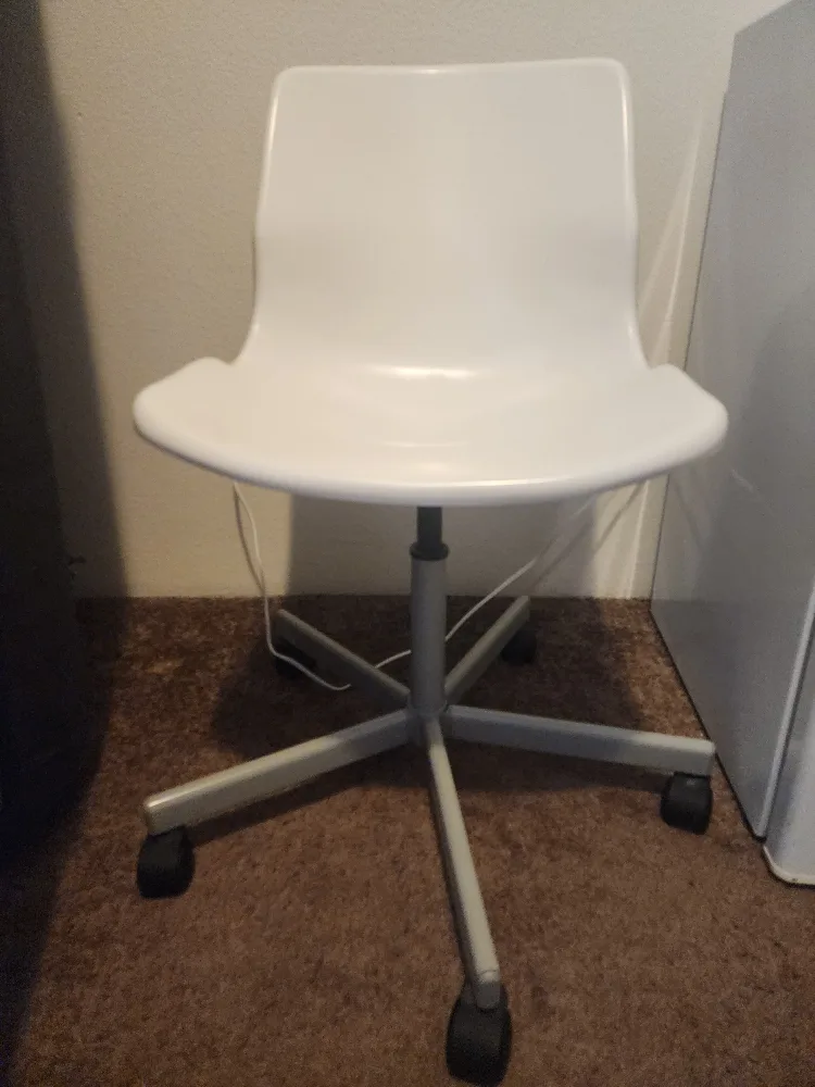 White Office Chair thumbnail