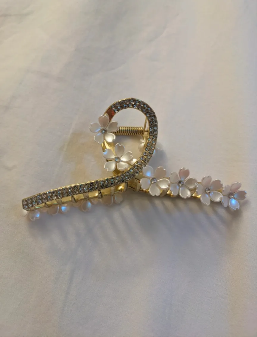 Floral Hair Claw Clip 🥕 thumbnail