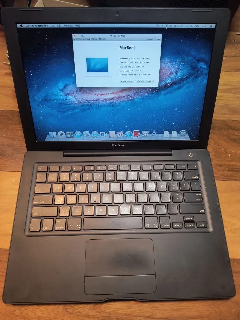 Black 2007 MacBook, OS X Lion thumbnail