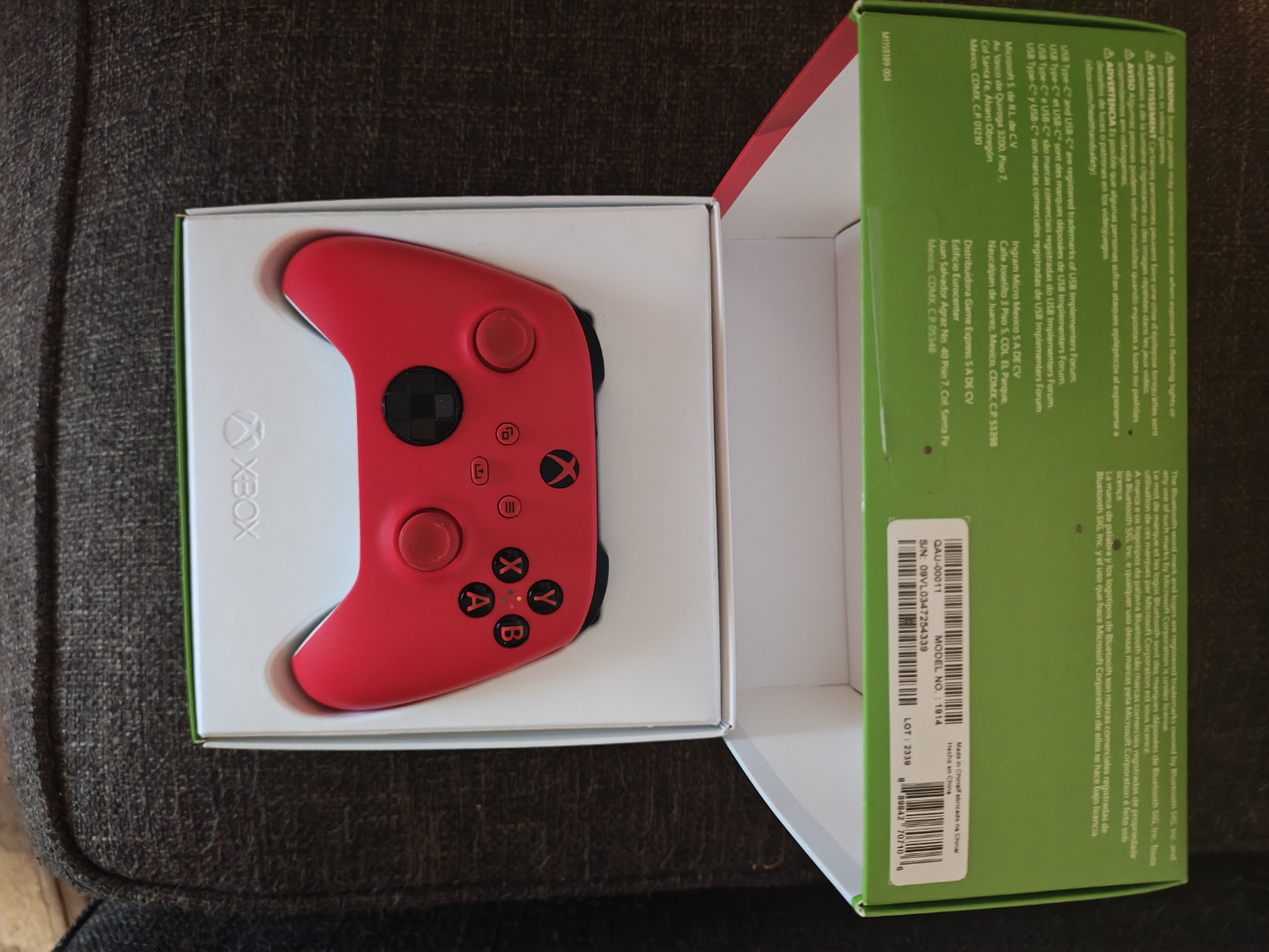 Xbox series pulse red controller
