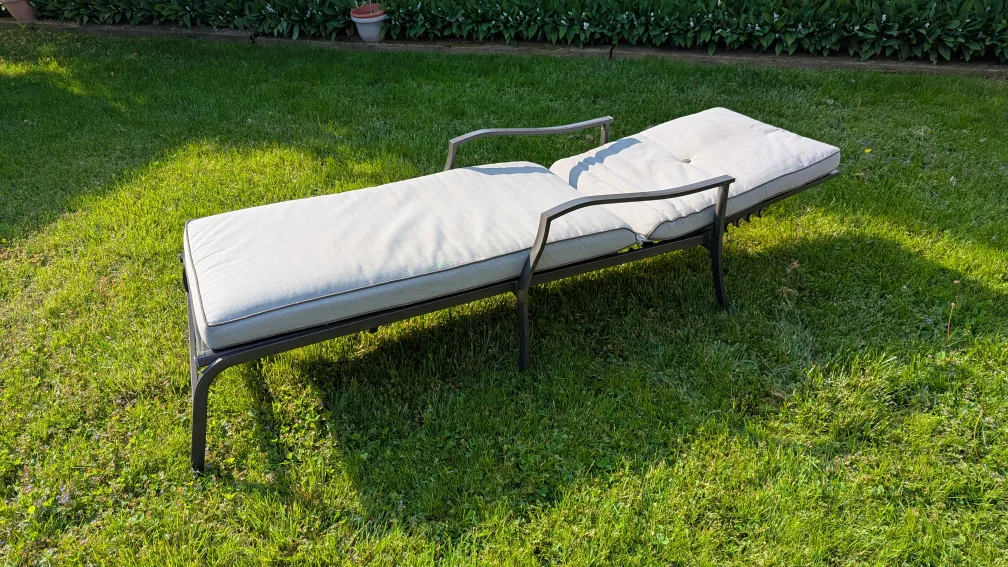 Outdoor Lounger image indicator(3)