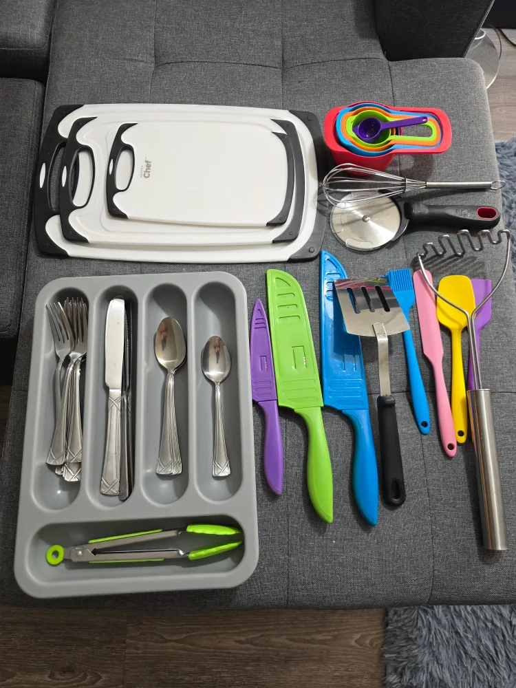 Kitchen Utensil Set incl. Master Chef Cutting Boards thumbnail