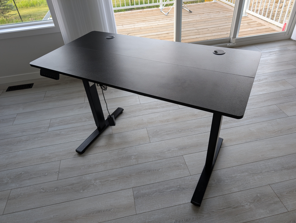 Standing & Height Adjustable Desk