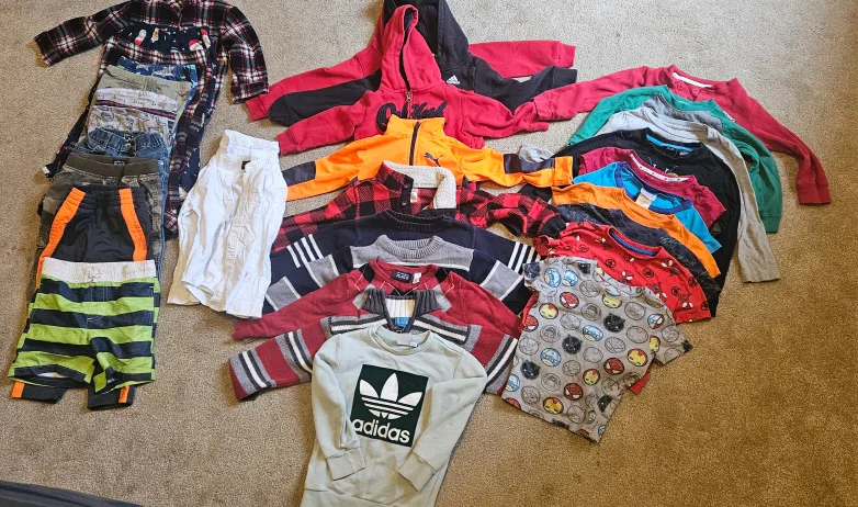 Kids 3T Clothing Bundle image indicator(2)