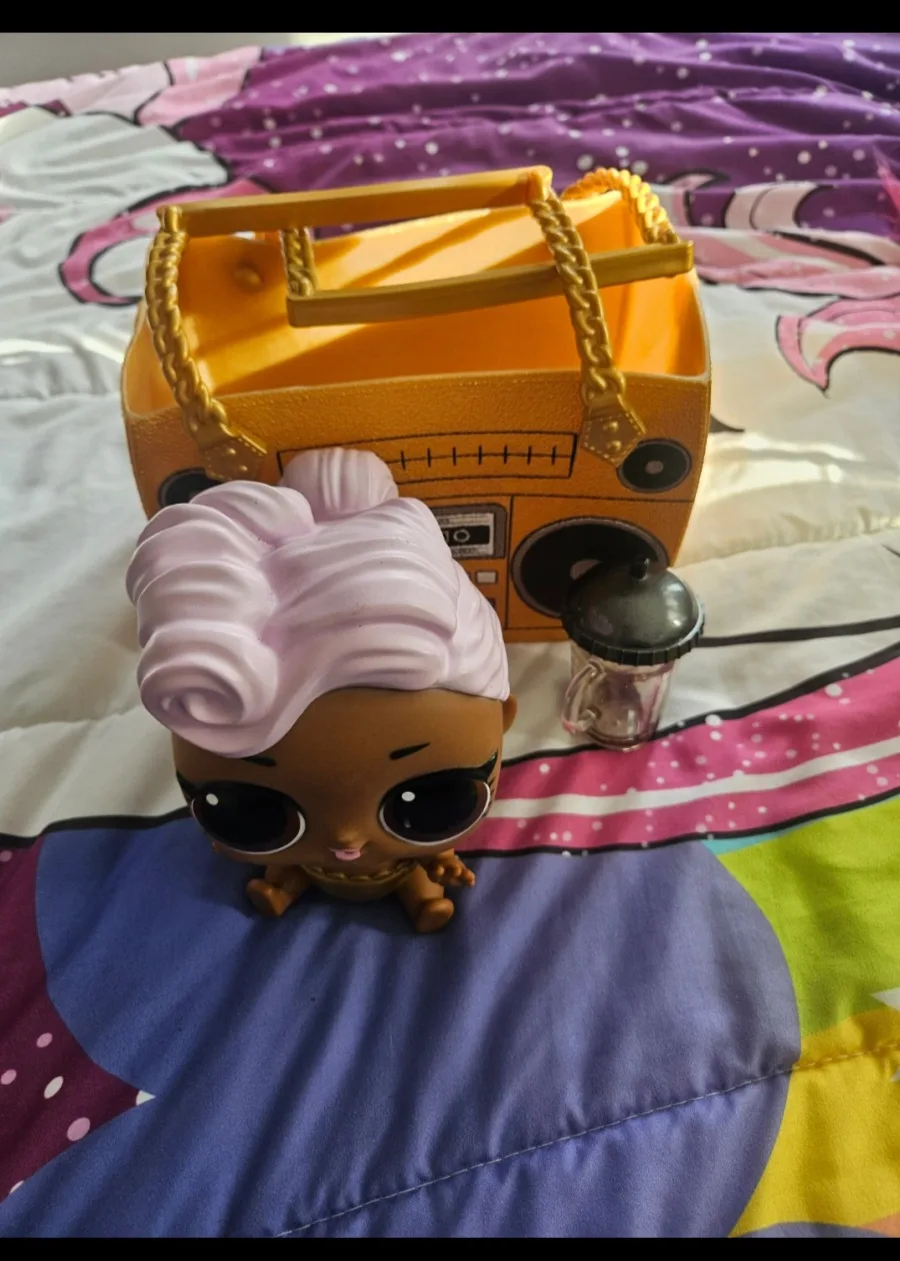 LOL Surprise Dolls and Accessories Bundle image indicator(5)