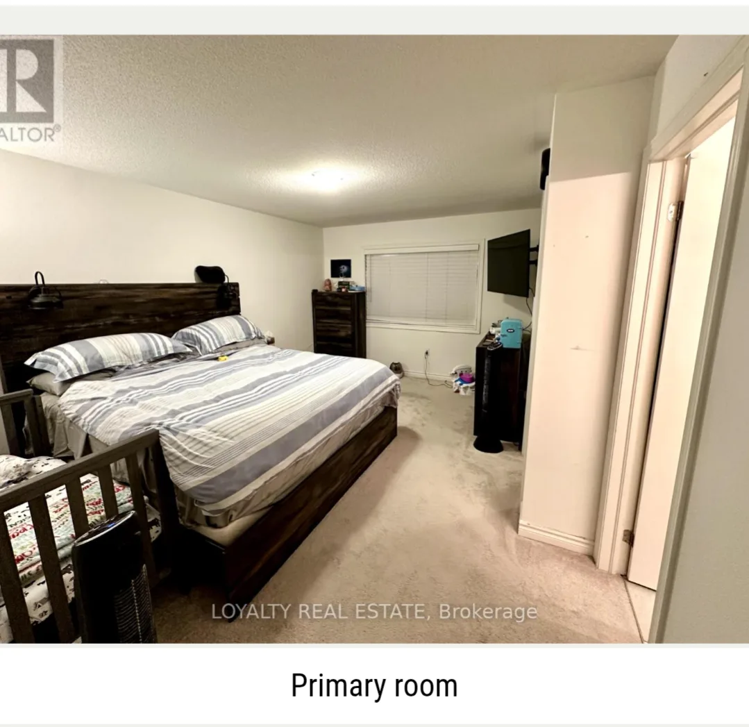 King Bedroom Set - Bed, Dresser & Nightstand thumbnail