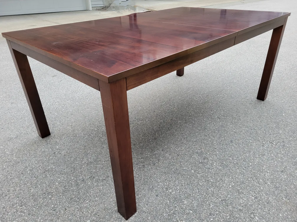 Beautiful Wooden Extendable Dining Table. thumbnail