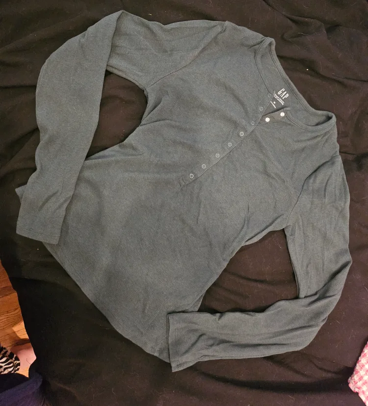 Gap Modern Henley - Size M thumbnail