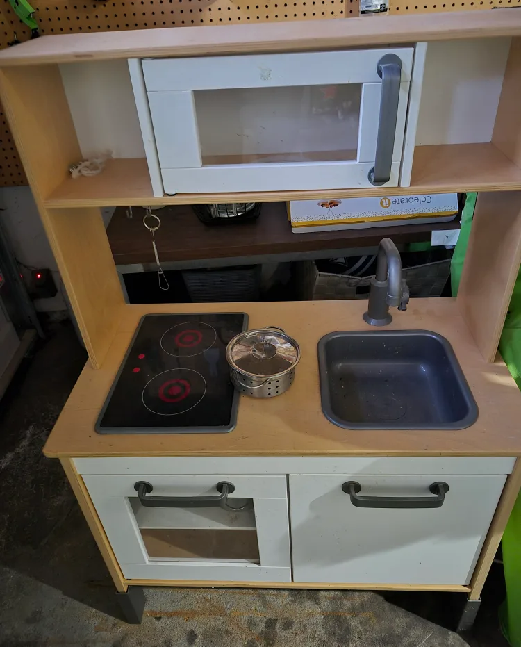 Kids' Play Kitchen Set thumbnail