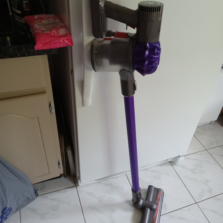 Dyson cordless vacuum cleaner