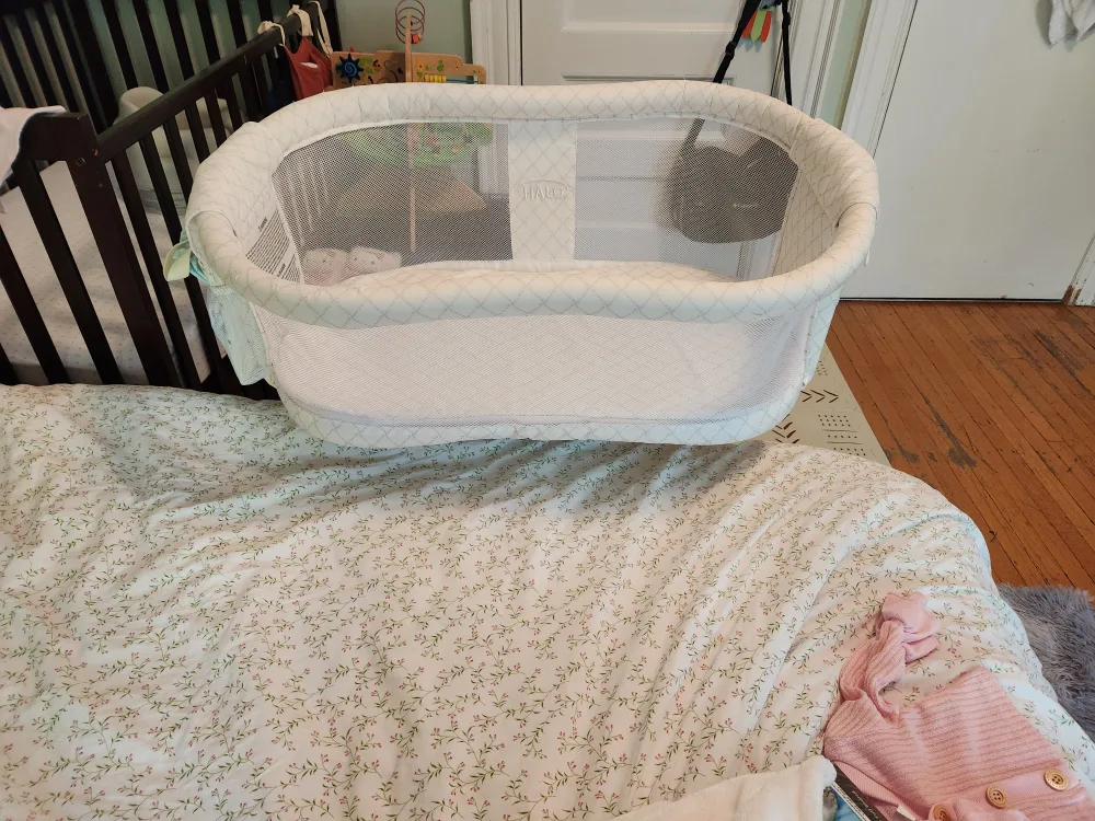 Halo Bassinest Swivel Sleeper image indicator(4)