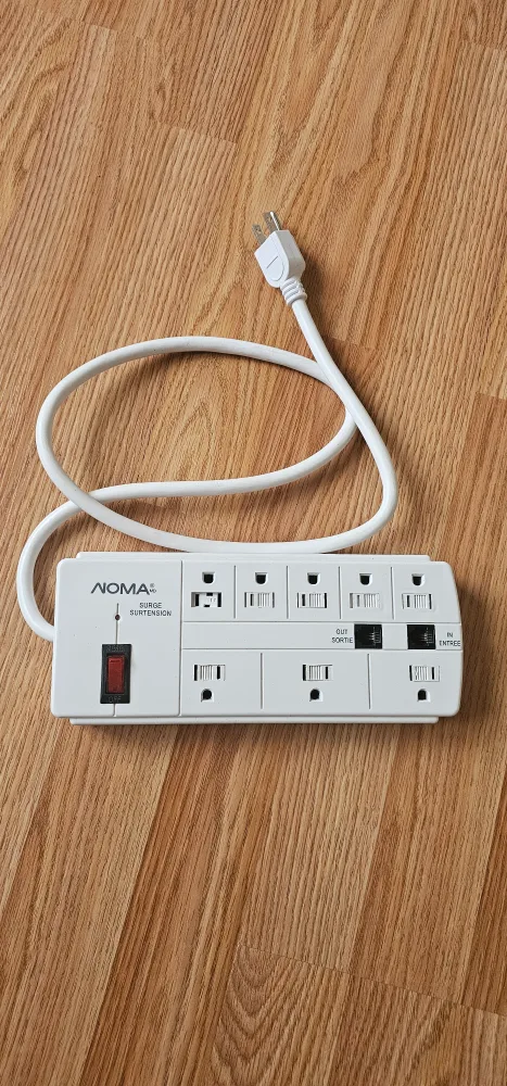 Noma Power Bar 8 Outlet Surge Protector thumbnail