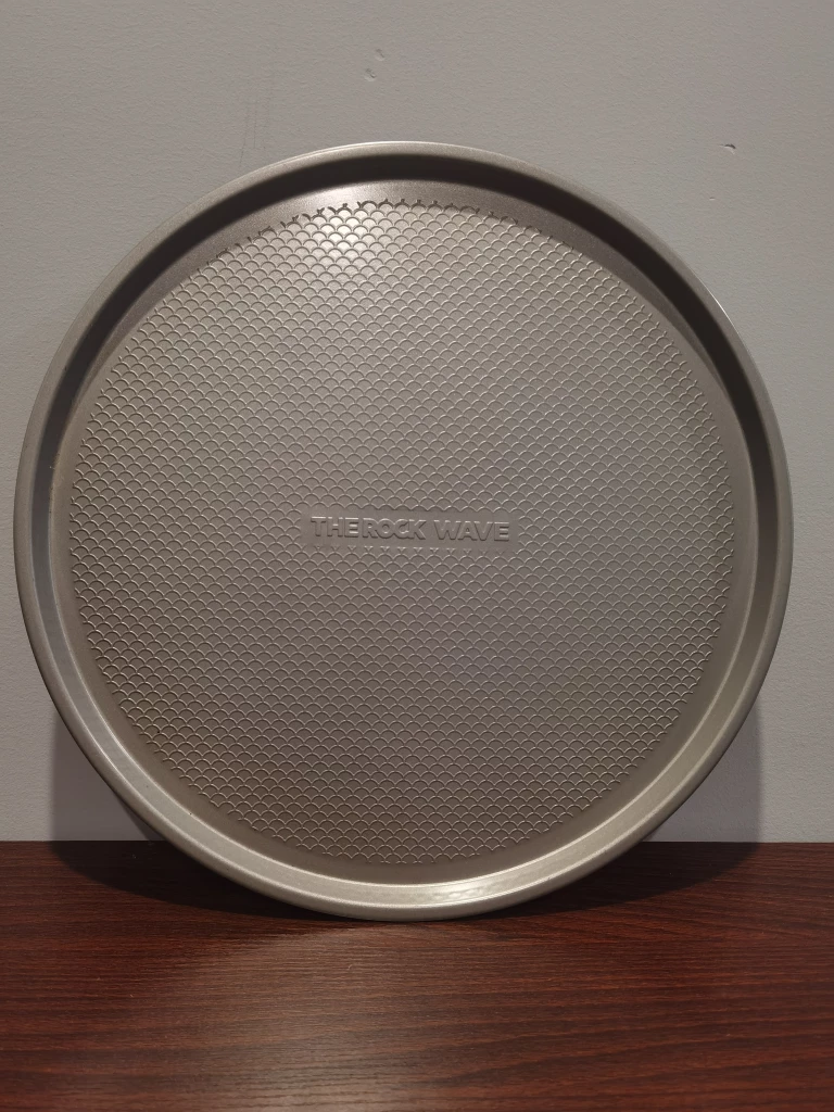 The Rock Wave Pizza Pan