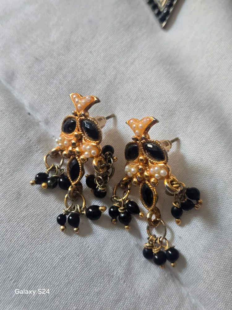 vintage fancy earrings image indicator(7)