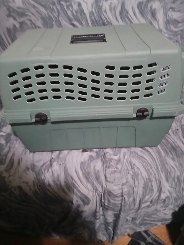 Petmate Vari CarrierJr. - Approx 22"L x 17"T. Brand new image indicator(3)