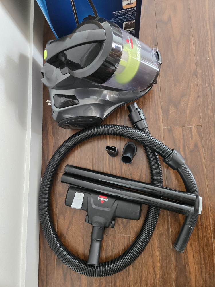 Bissell AeroSwift Compact Bagless Canister Vacuum - photo 3