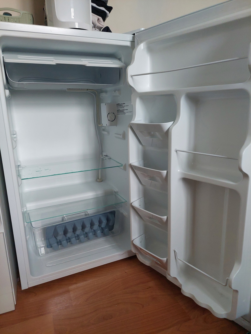 Arctic King Mini Fridge 💚 - photo 2