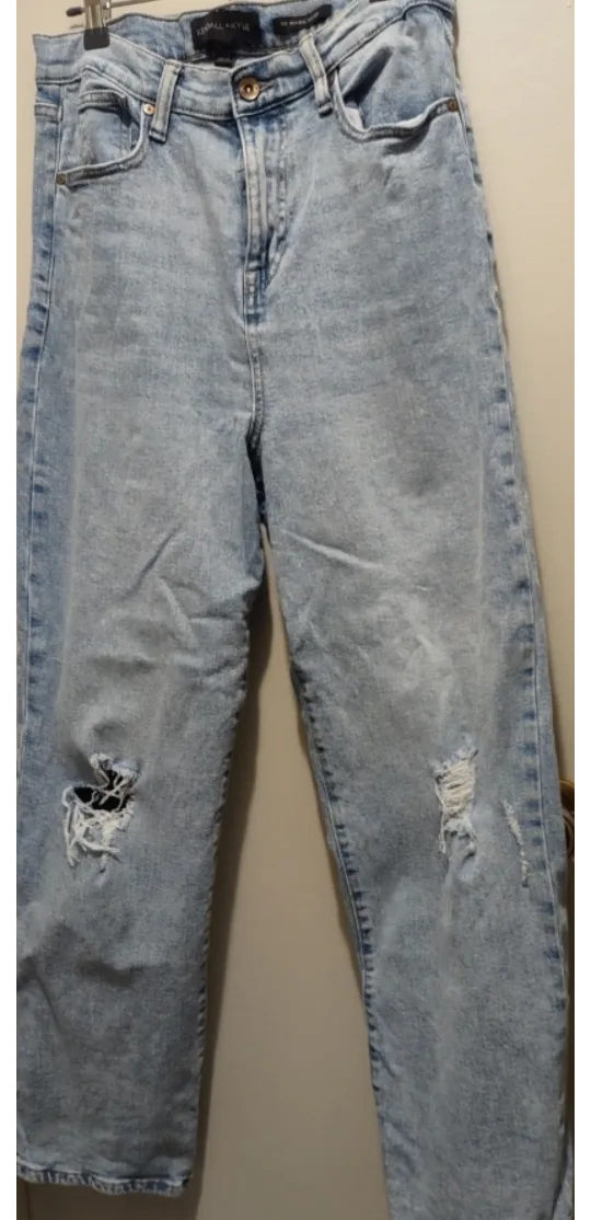 Kendall + Kylie High Rise Skater Jeans image indicator(4)