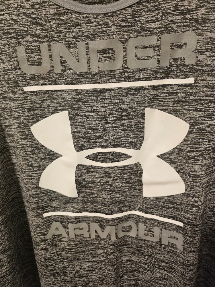 Under Armour HeatGear Tank Top - Size Large image indicator(2)