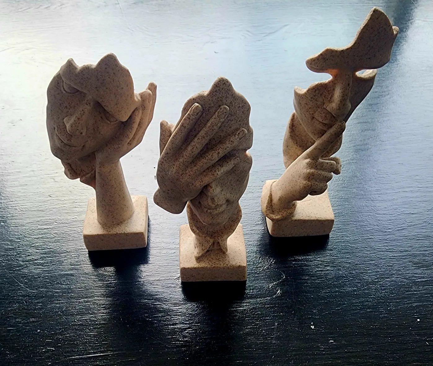 Unique Artistic Statues thumbnail