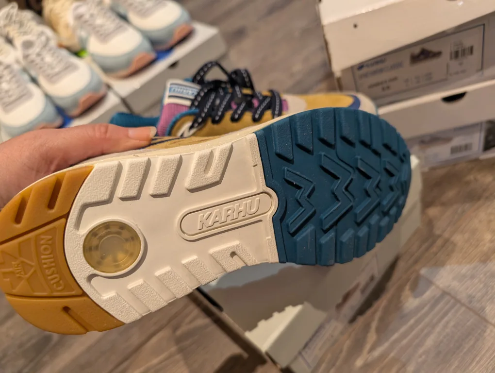 BNIB, Karhu Legacy 96 Silver Sneakers - Women's Size 7.5 image indicator(3)