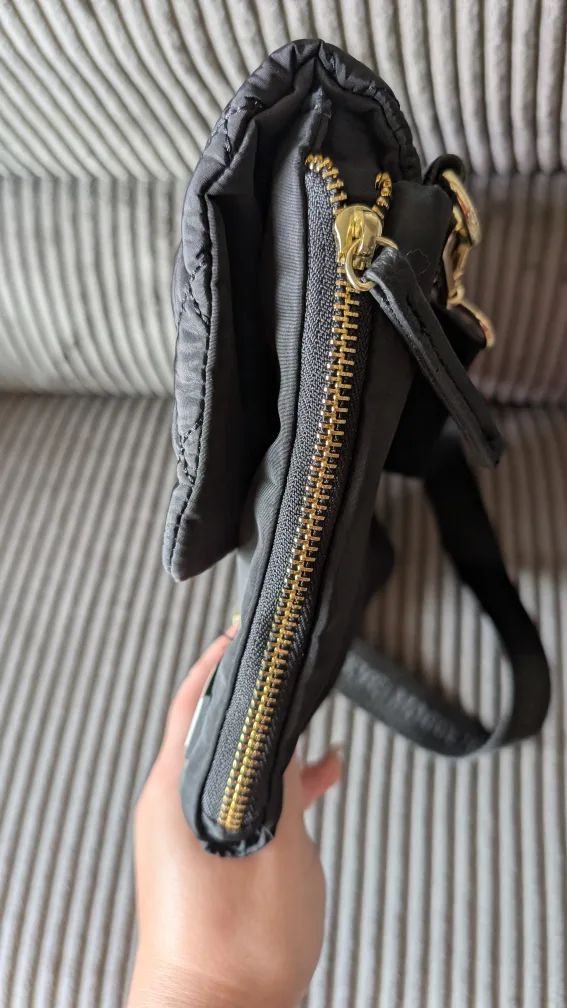 LIKE NEW - Black Steve Madden Crossbody Bag image indicator(8)