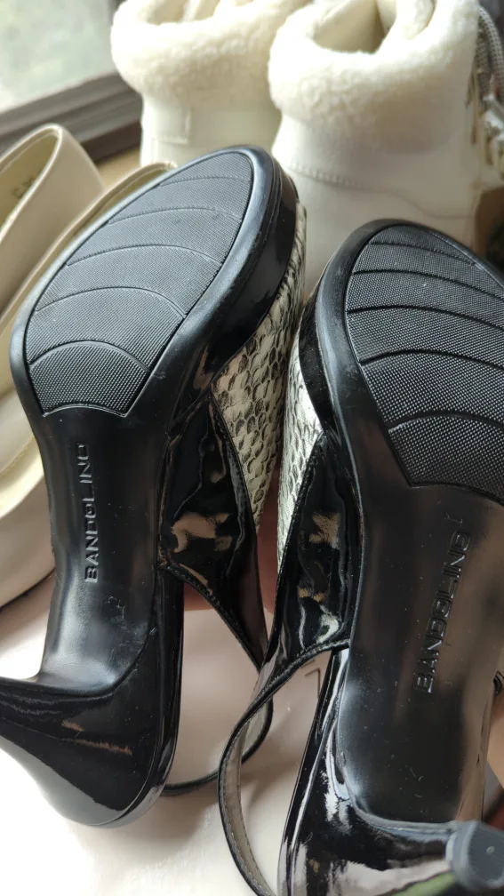 Brand New Shoes image indicator(3)