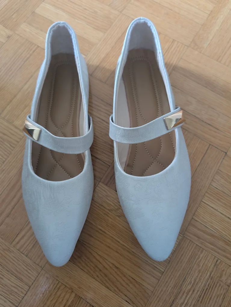 Stylish Mary Jane Flats thumbnail