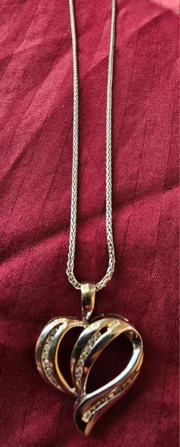 14 K gold with diamonds heart pendant Necklace thumbnail