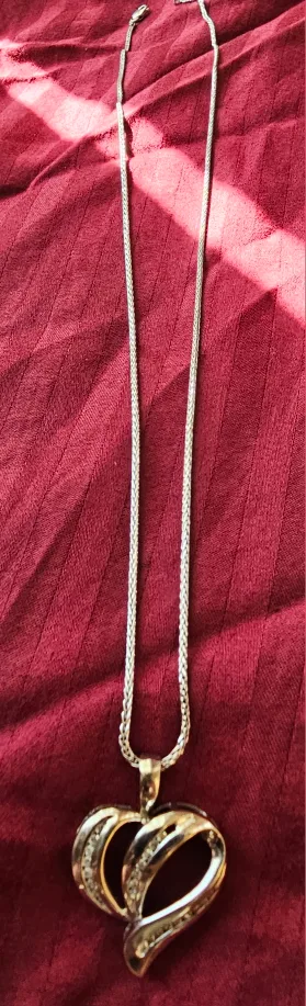 14 K gold with diamonds heart pendant Necklace image indicator(2)